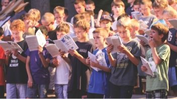 campers singing worship songs