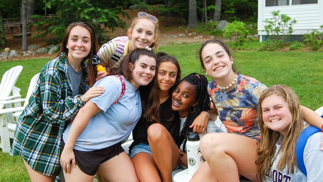 Deer Run campers smiling for a group photo